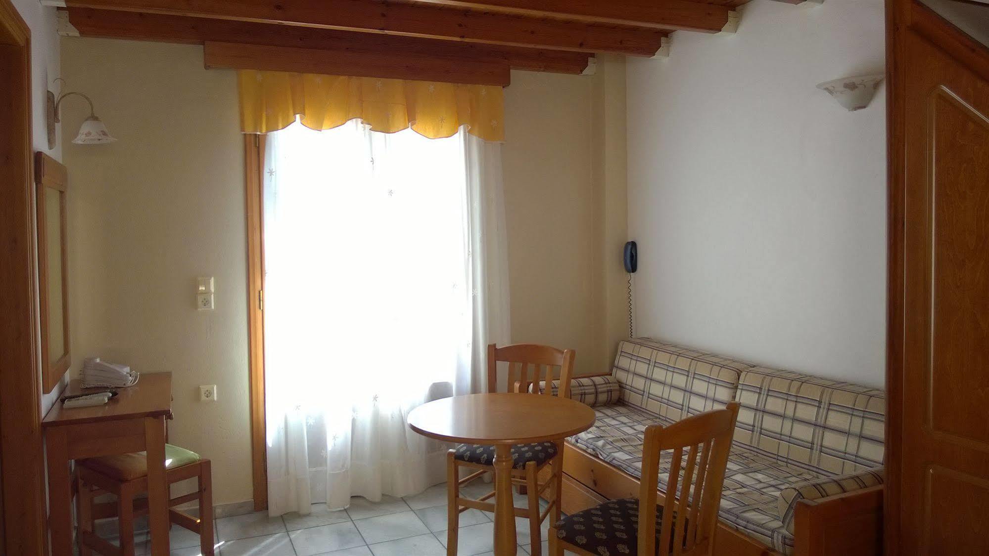 Anemomilos Suites Fira  Exterior foto